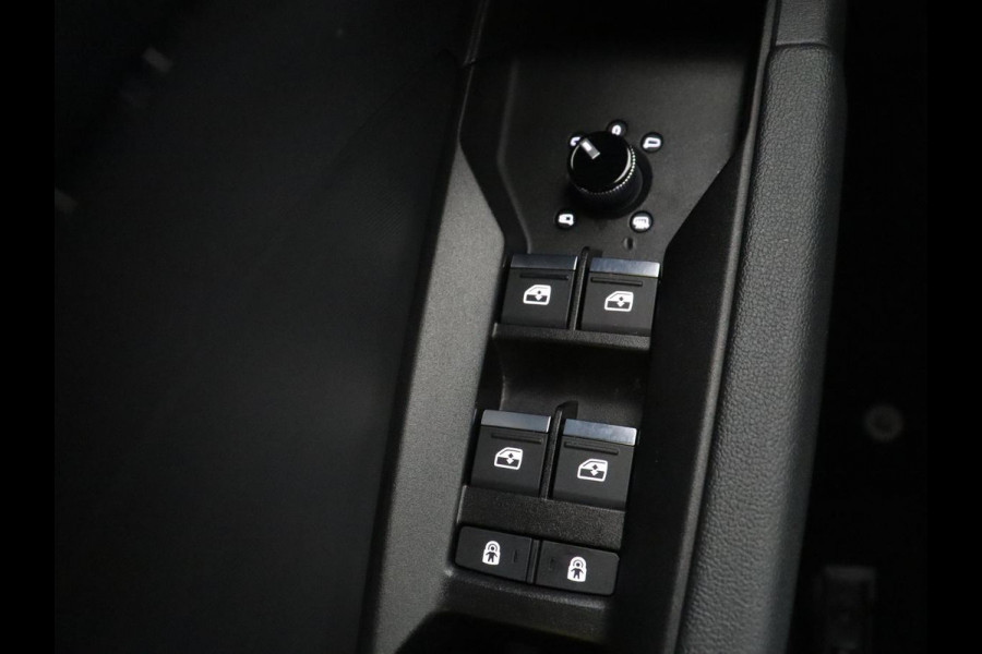 Audi Q4 e-tron 40 S edition 77 kWh | SOH 96% | Camera | Stoelverwarming | Keyless Entry | Apple Carplay | LED | S-Line |