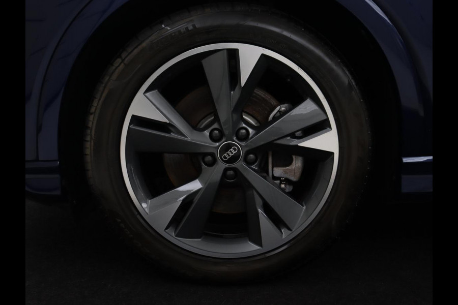 Audi Q4 e-tron 40 S edition 77 kWh | SOH 96% | Camera | Stoelverwarming | Keyless Entry | Apple Carplay | LED | S-Line |