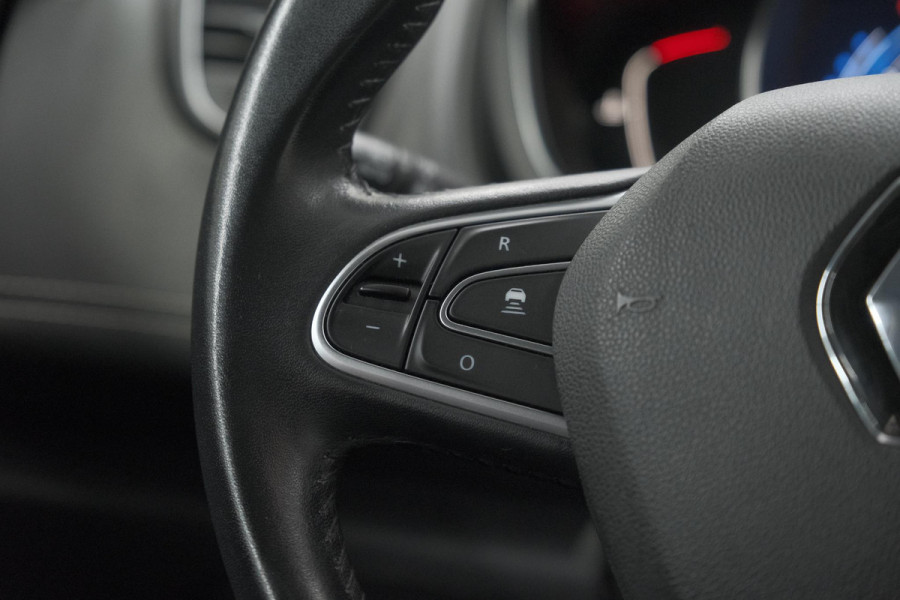 Renault Scénic 1.3 TCe 140 EDC Intens | Trekhaak | Camera | Head-Up Display | Dodehoekdetectie