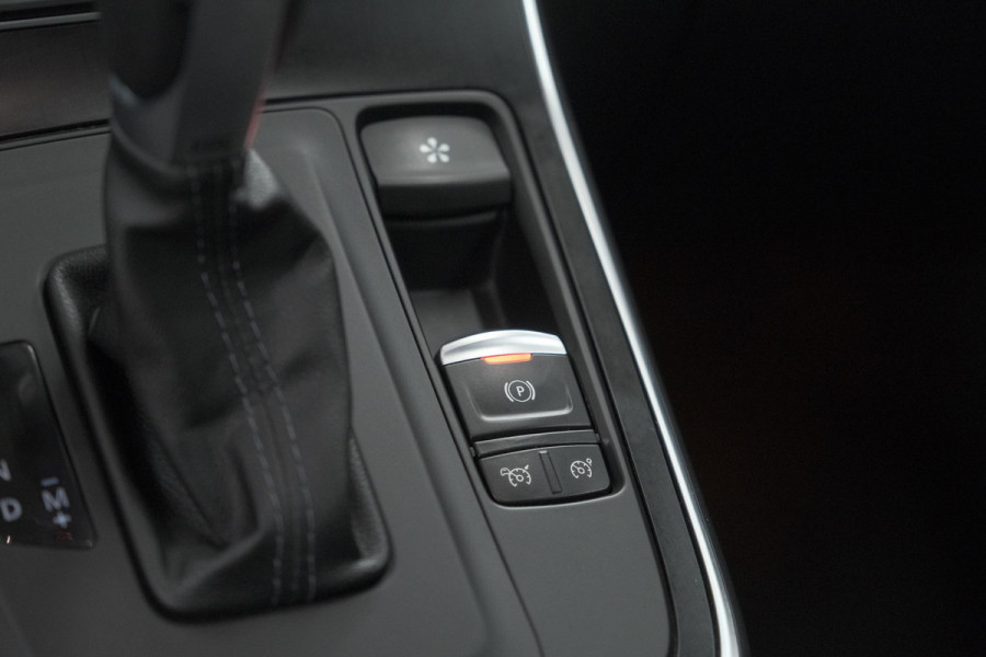 Renault Scénic 1.3 TCe 140 EDC Intens | Trekhaak | Camera | Head-Up Display | Dodehoekdetectie