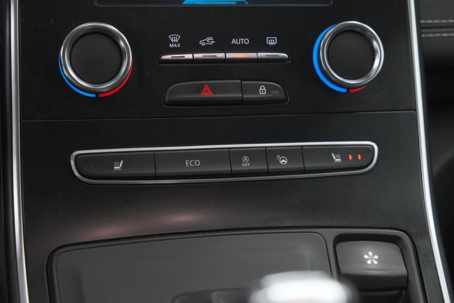 Renault Scénic 1.3 TCe 140 EDC Intens | Trekhaak | Camera | Head-Up Display | Dodehoekdetectie