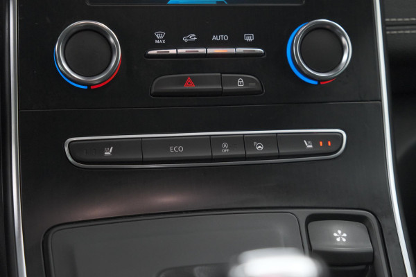 Renault Scénic 1.3 TCe 140 EDC Intens | Trekhaak | Camera | Head-Up Display | Dodehoekdetectie