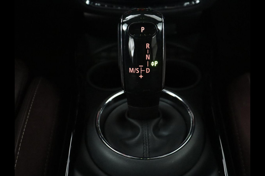 MINI Clubman 1.5 Cooper Business Edition Pano.Dak | Automaat | Apple Carplay | LED | Navigatie | Stoelverwarming |