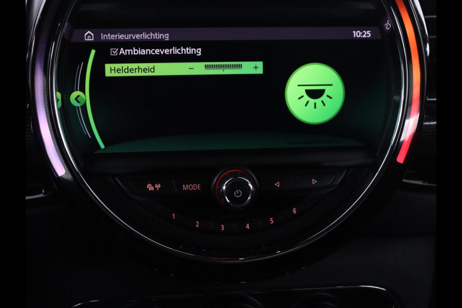 MINI Clubman 1.5 Cooper Business Edition Pano.Dak | Automaat | Apple Carplay | LED | Navigatie | Stoelverwarming |