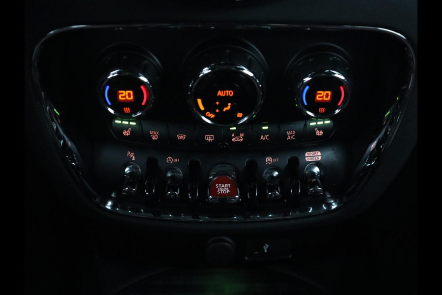 MINI Clubman 1.5 Cooper Business Edition Pano.Dak | Automaat | Apple Carplay | LED | Navigatie | Stoelverwarming |