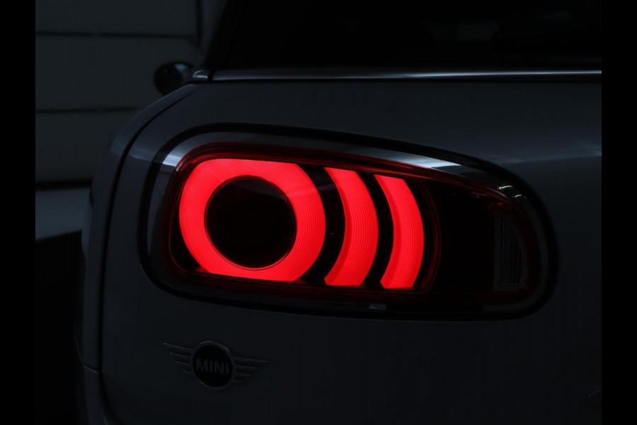 MINI Clubman 1.5 Cooper Business Edition Pano.Dak | Automaat | Apple Carplay | LED | Navigatie | Stoelverwarming |