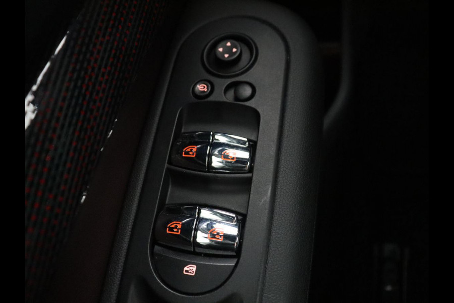 MINI Clubman 1.5 Cooper Business Edition Pano.Dak | Automaat | Apple Carplay | LED | Navigatie | Stoelverwarming |