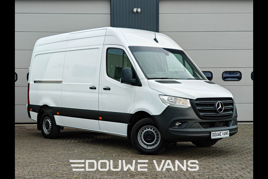 Mercedes-Benz Sprinter 317 L2H2 Aut Distronic Trekhaak Navigatie Camera Omvormer