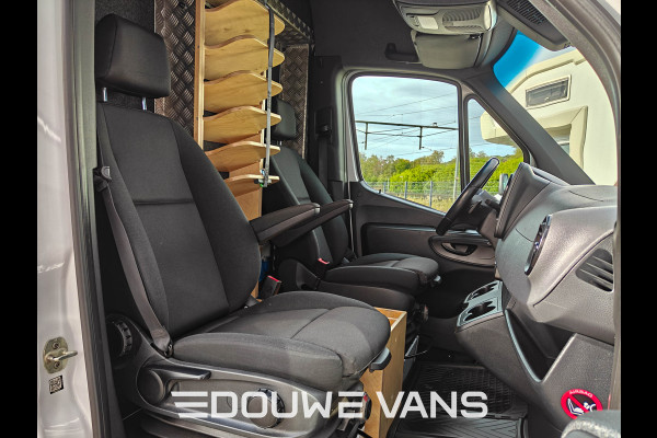 Mercedes-Benz Sprinter 317 L2H2 Aut Distronic Trekhaak Navigatie Camera Omvormer