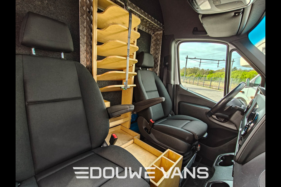 Mercedes-Benz Sprinter 317 L2H2 Aut Distronic Trekhaak Navigatie Camera Omvormer