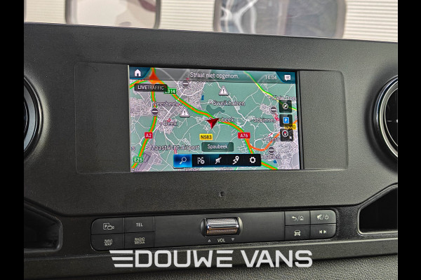 Mercedes-Benz Sprinter 317 L2H2 Aut Distronic Trekhaak Navigatie Camera Omvormer