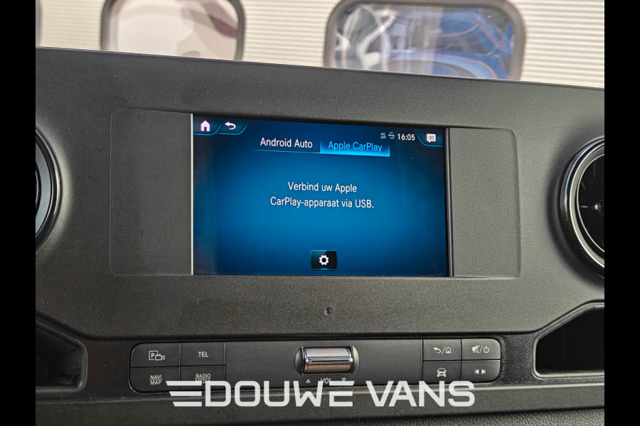Mercedes-Benz Sprinter 317 L2H2 Aut Distronic Trekhaak Navigatie Camera Omvormer