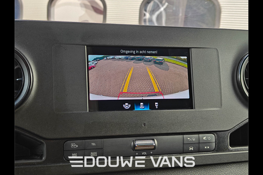 Mercedes-Benz Sprinter 317 L2H2 Aut Distronic Trekhaak Navigatie Camera Omvormer