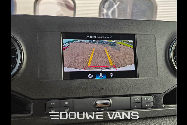 Mercedes-Benz Sprinter 317 L2H2 Aut Distronic Trekhaak Navigatie Camera Omvormer