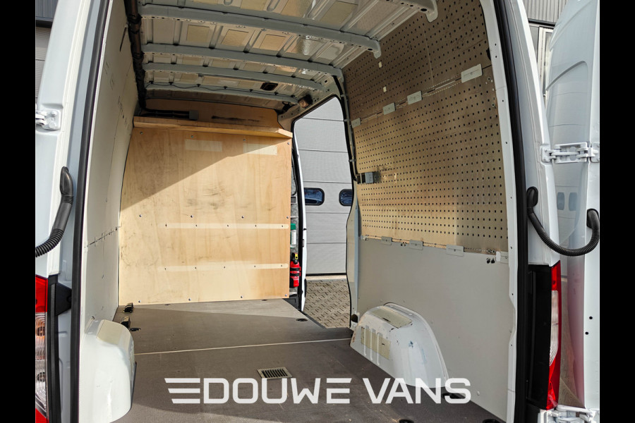 Mercedes-Benz Sprinter 317 L2H2 Aut Distronic Trekhaak Navigatie Camera Omvormer
