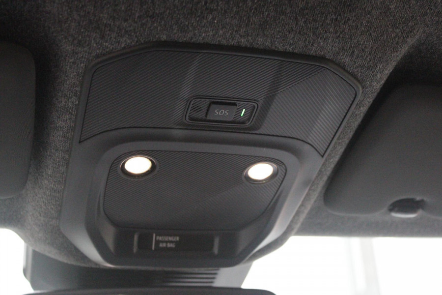Renault 5 COMFORT RANGE ICONIC CINQ 52 kWh *NIEUWE AUTO!* | PACK WINTER: (ELEKTRISCH VERWARMBARE VOORSTOELEN/ELEKTRISCH VERWARMBAAR STUURWIEL, BESTUURDERSSTOEL MET ELEKTRISCH VERSTELBARE LENDESTEUN, IN HOOGTE VERSTELBARE PASSAGIERSSTOEL) | DAKLIJST ROUGE | PACK PARKING: (FULL EASY PARKING ASSIST MET PARKEERSENSOREN AAN VOOR- EN ZIJKANT) | ADAPTIVE CRUISE CONTROL | AUTOMATISCH INPARKEREN | FULL LED KOPLAMPEN MET MICRO OPTICS EN FRANSE FLAG | FLANK GUARD PROTECTION MAKKELIJK INPARKEREN MET VISUELE EN AKOESTISCHE SIGNALEN | 18" LICHTMETALEN VELGEN "CHRONO" | TWO TONE CARROSSERIEKLE