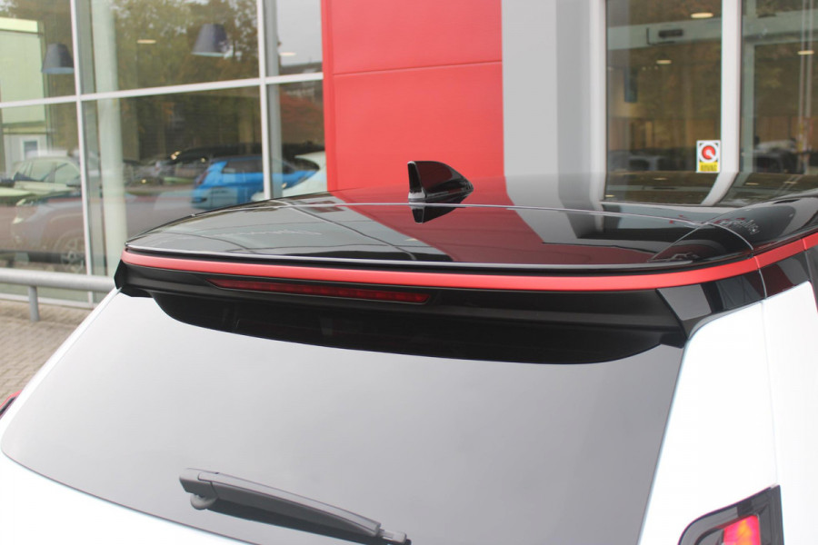 Renault 5 COMFORT RANGE ICONIC CINQ 52 kWh *NIEUWE AUTO!* | PACK WINTER: (ELEKTRISCH VERWARMBARE VOORSTOELEN/ELEKTRISCH VERWARMBAAR STUURWIEL, BESTUURDERSSTOEL MET ELEKTRISCH VERSTELBARE LENDESTEUN, IN HOOGTE VERSTELBARE PASSAGIERSSTOEL) | DAKLIJST ROUGE | PACK PARKING: (FULL EASY PARKING ASSIST MET PARKEERSENSOREN AAN VOOR- EN ZIJKANT) | ADAPTIVE CRUISE CONTROL | AUTOMATISCH INPARKEREN | FULL LED KOPLAMPEN MET MICRO OPTICS EN FRANSE FLAG | FLANK GUARD PROTECTION MAKKELIJK INPARKEREN MET VISUELE EN AKOESTISCHE SIGNALEN | 18" LICHTMETALEN VELGEN "CHRONO" | TWO TONE CARROSSERIEKLE