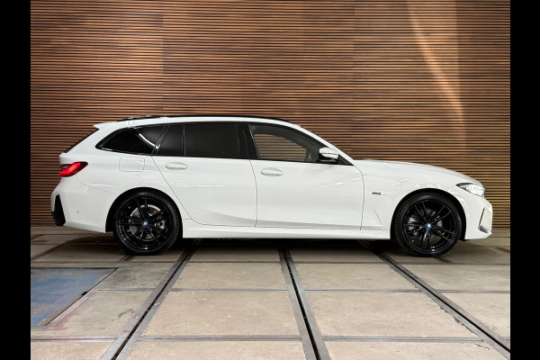 BMW 3 Serie Touring 330e M-Sport | xDrive |Shadowline | Elektrische Sporstoelen | 19” | Driving Assistant Professional | Head-Up