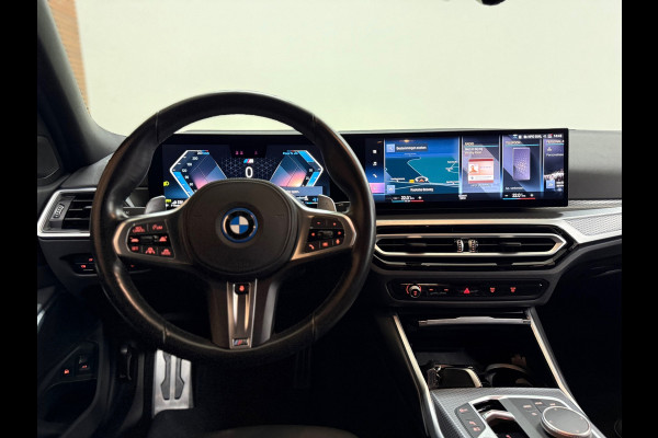 BMW 3 Serie Touring 330e M-Sport | xDrive |Shadowline | Elektrische Sporstoelen | 19” | Driving Assistant Professional | Head-Up