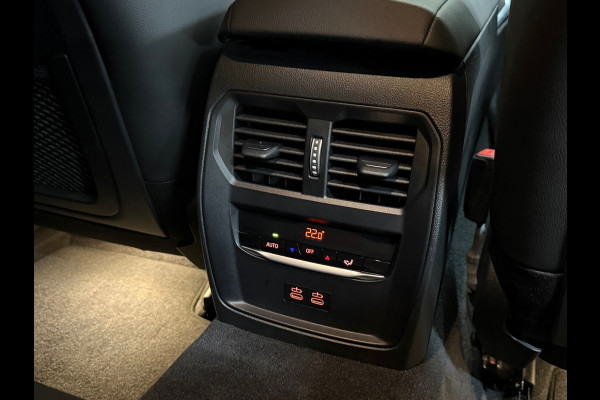 BMW 3 Serie Touring 330e M-Sport | xDrive |Shadowline | Elektrische Sporstoelen | 19” | Driving Assistant Professional | Head-Up