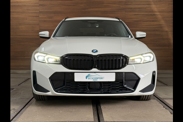 BMW 3 Serie Touring 330e M-Sport | xDrive |Shadowline | Elektrische Sporstoelen | 19” | Driving Assistant Professional | Head-Up