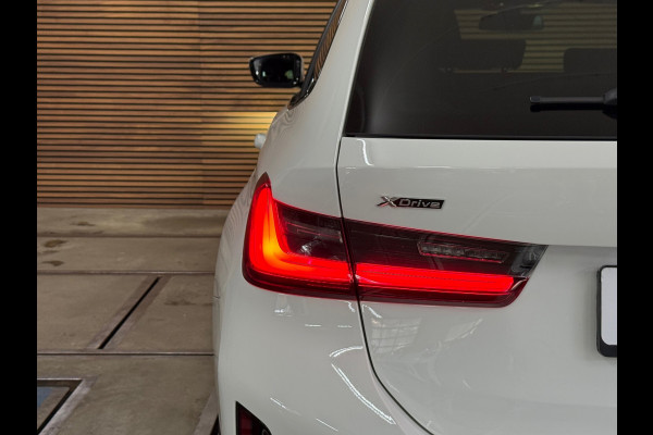 BMW 3 Serie Touring 330e M-Sport | xDrive |Shadowline | Elektrische Sporstoelen | 19” | Driving Assistant Professional | Head-Up