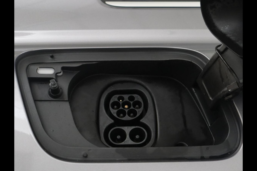 Audi Q4 e-tron 45 quattro Advanced edition 77 kWh | SOH 94,8% | Apple Carplay | Navigatie | Parkeerhulp | LED |
