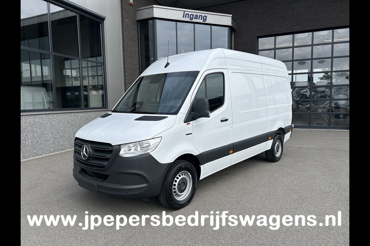 Mercedes-Benz eSprinter 320 L2 H2 Pro 81kWh / Snel laden 115Kw / Trekhaak / Smartphone integratie / Parkeersensoren / MBUX / Navigatie / Camera / Cruise