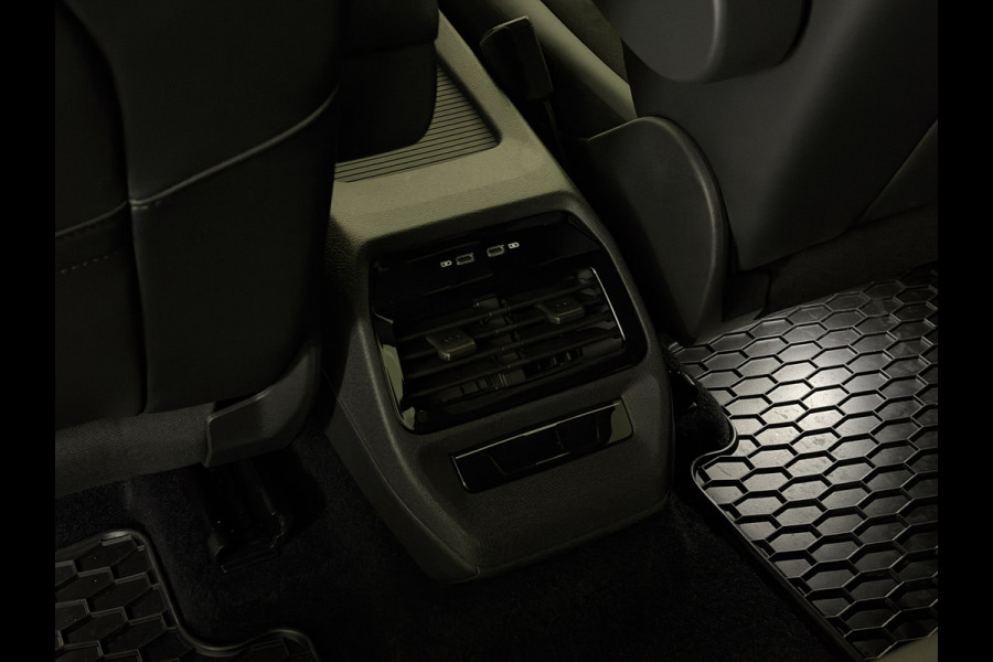 Volkswagen ID.5 Pro 77 kWh | Keyless | Matrix LED | Warmtepomp | Stoelen & stuur verwarmd