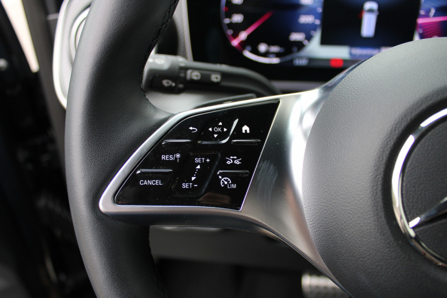 Mercedes-Benz V-Klasse 300d / DC / AMG / 4-Matic / Elec Stoelen / Luchtvering / Panorama / 360 Cam / Burmester / Vol Opties / NIEUWSTAAT