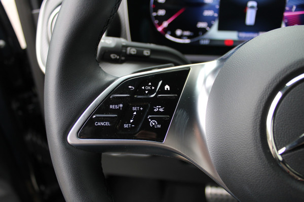 Mercedes-Benz V-Klasse 300d / DC / AMG / 4-Matic / Elec Stoelen / Luchtvering / Panorama / 360 Cam / Burmester / Vol Opties / NIEUWSTAAT