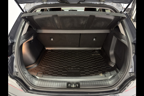 Hyundai Kona EV Premium 64 kWh | Keyless | Elektrische stoelen | Stoelen & stuur verwarmd
