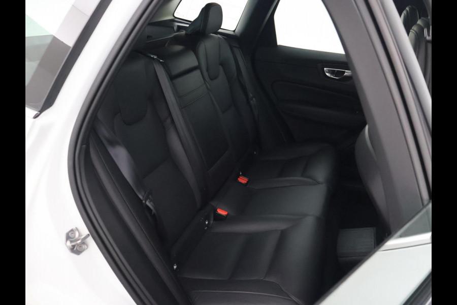 Volvo XC60 2.0 T8 TWIN ENGINE 390 PK AWD INSCRIPTION | TREKHAAK | PANORAMA | LEDER | 19 INCH