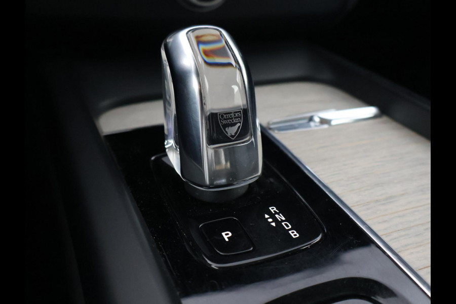Volvo XC60 2.0 T8 TWIN ENGINE 390 PK AWD INSCRIPTION | TREKHAAK | PANORAMA | LEDER | 19 INCH