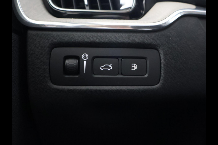 Volvo XC60 2.0 T8 TWIN ENGINE 390 PK AWD INSCRIPTION | TREKHAAK | PANORAMA | LEDER | 19 INCH