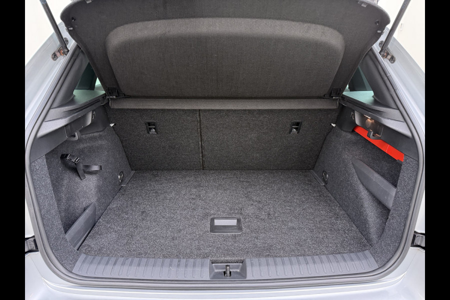 Škoda Kamiq TSI 111pk Aut. Sportstoelen Apple/Android Camera Pdc Lane-dep. CruiseControl Dakrails Ecc Tel. Usb Isofix Aut.Verlichting Dab Led Verw.Spiegels 16''LM 1.0 TSI Sport Business Orig.NL-auto