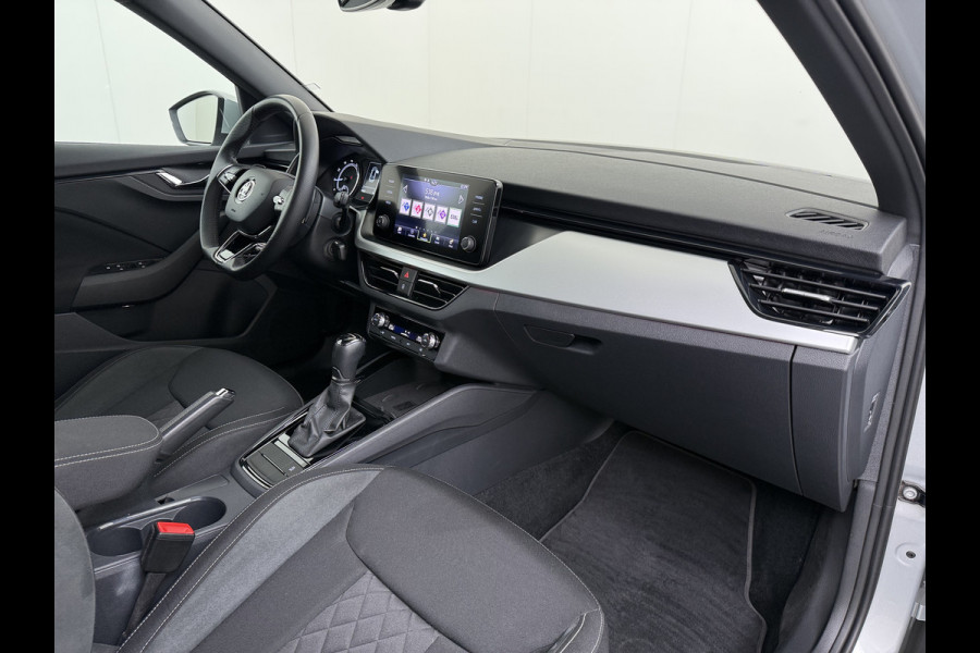 Škoda Kamiq TSI 111pk Aut. Sportstoelen Apple/Android Camera Pdc Lane-dep. CruiseControl Dakrails Ecc Tel. Usb Isofix Aut.Verlichting Dab Led Verw.Spiegels 16''LM 1.0 TSI Sport Business Orig.NL-auto