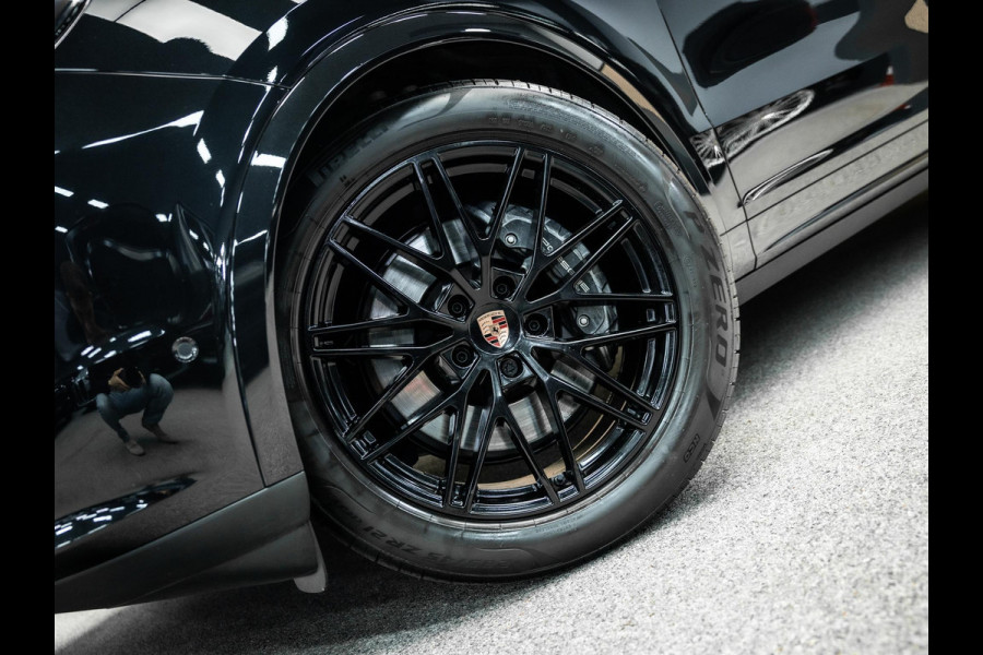 Porsche Cayenne Coupé 3.0 E-Hybrid Black Edition Prachtige Porsche Cayenne uitgevoerd met vele opties