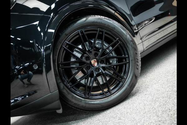 Porsche Cayenne Coupé 3.0 E-Hybrid Black Edition Prachtige Porsche Cayenne uitgevoerd met vele opties