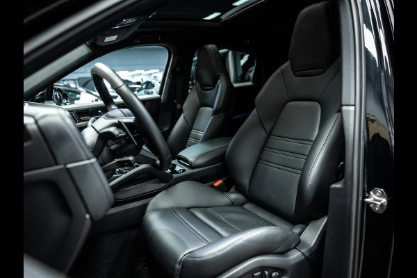 Porsche Cayenne Coupé 3.0 E-Hybrid Black Edition Prachtige Porsche Cayenne uitgevoerd met vele opties
