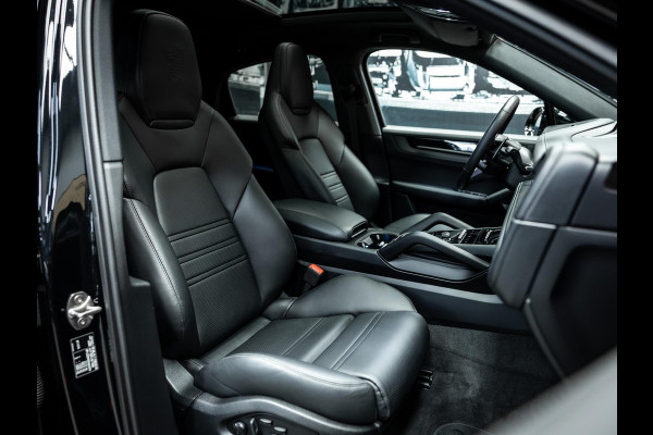 Porsche Cayenne Coupé 3.0 E-Hybrid Black Edition Prachtige Porsche Cayenne uitgevoerd met vele opties