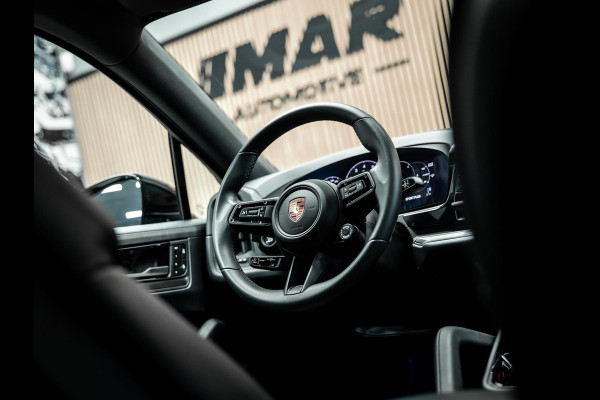 Porsche Cayenne Coupé 3.0 E-Hybrid Black Edition Prachtige Porsche Cayenne uitgevoerd met vele opties