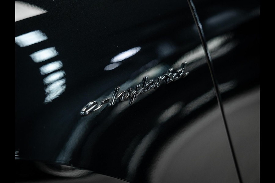 Porsche Cayenne Coupé 3.0 E-Hybrid Black Edition Prachtige Porsche Cayenne uitgevoerd met vele opties