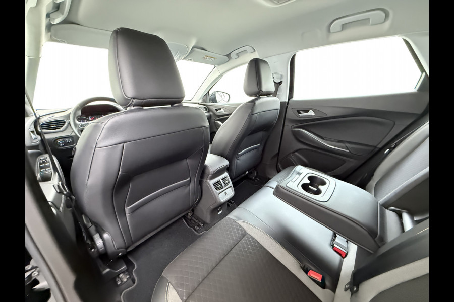 Opel Grandland X 1.2T 131pk Camera Apple/Android Elek.klep Bordherk. Blindspot 1/2Leer Navi Lane-dep. Keyless Aut.Verlichting Led Usb Tel. Ecc CruiseControl Innovation Regensensor Pdc Mistlampen Elek.Inkl.Spiegels 18''LM 1.2Turbo