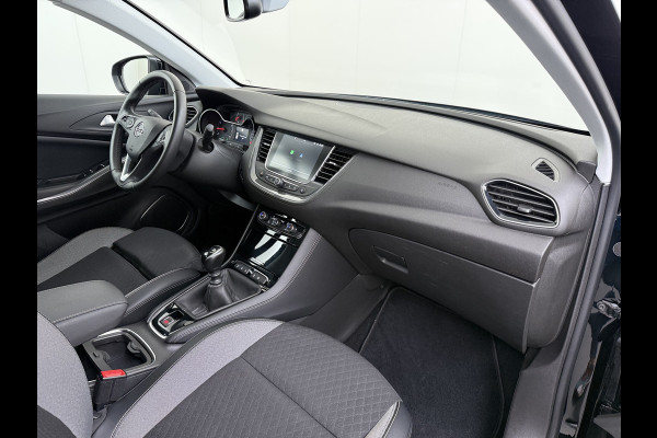 Opel Grandland X 1.2T 131pk Camera Apple/Android Elek.klep Bordherk. Blindspot 1/2Leer Navi Lane-dep. Keyless Aut.Verlichting Led Usb Tel. Ecc CruiseControl Innovation Regensensor Pdc Mistlampen Elek.Inkl.Spiegels 18''LM 1.2Turbo