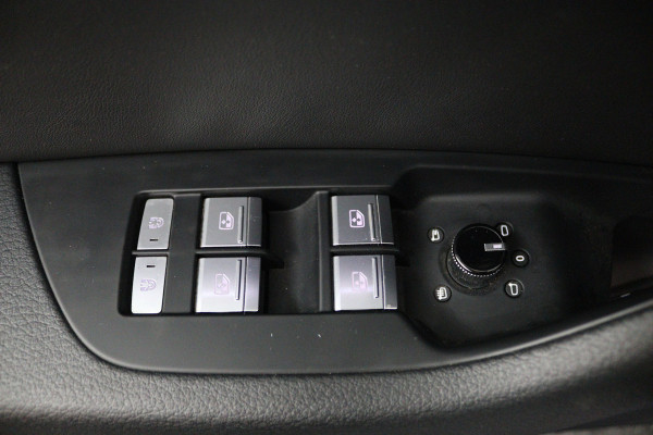 Audi A6 Avant 55 TFSI e quattro Competition (PANORAMADAK, TREKHAAK, CAMERA, STOELVERWARMING, DEALER ONDERHOUDEN)