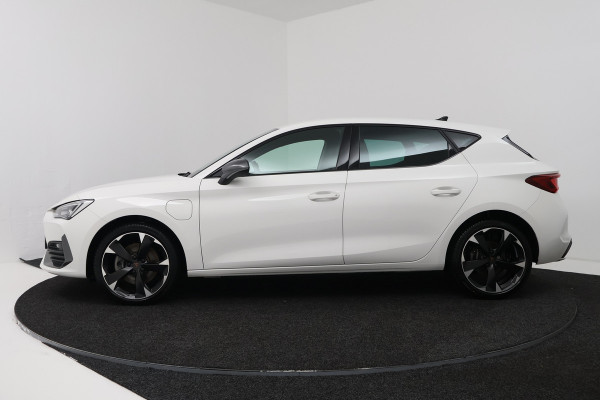 CUPRA Leon 1.4 e-Hybrid VZ 245PK (STOELVERWARMING, STUURVERWARMING, CRUISE ADAPTIEF)
