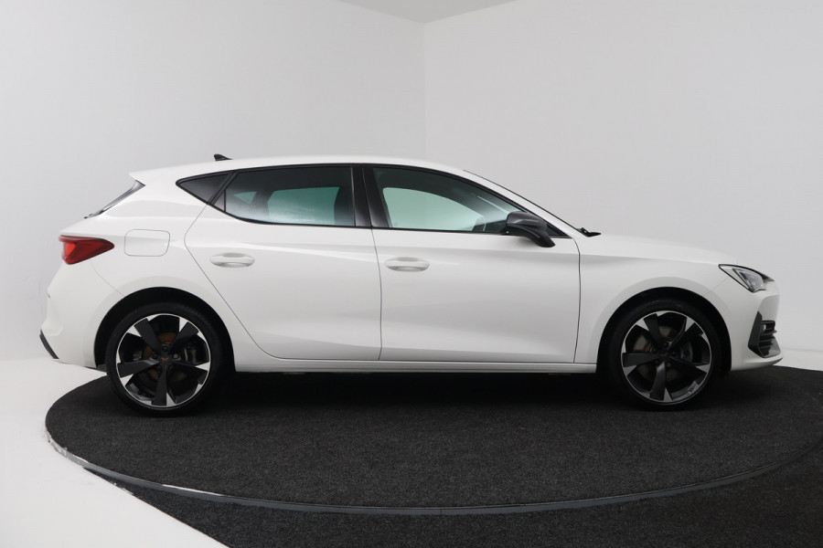 CUPRA Leon 1.4 e-Hybrid VZ 245PK (STOELVERWARMING, STUURVERWARMING, CRUISE ADAPTIEF)