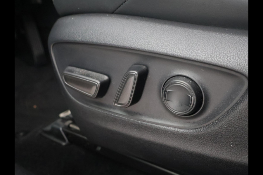 Toyota RAV4 2.5 HYBRID 218 PK AUT. BLACK EDITION + 19 INCH | ADAPTIVE CRUISE | CAMERA | STUUR/STOELVERWARMING