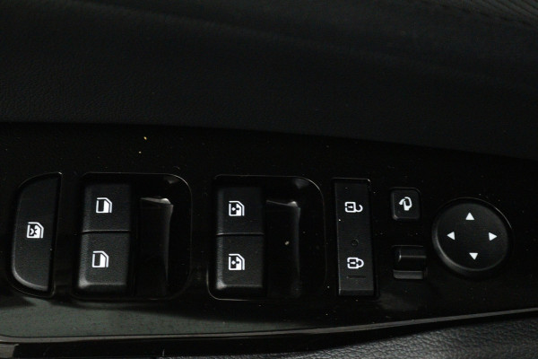 Kia Sportage 1.6 T-GDi Plug-in Hybrid AWD DynamicPlusLine (PANORAMADAK, TREKHAAK, CAMERA, STOEL/STUURVERWARMING)